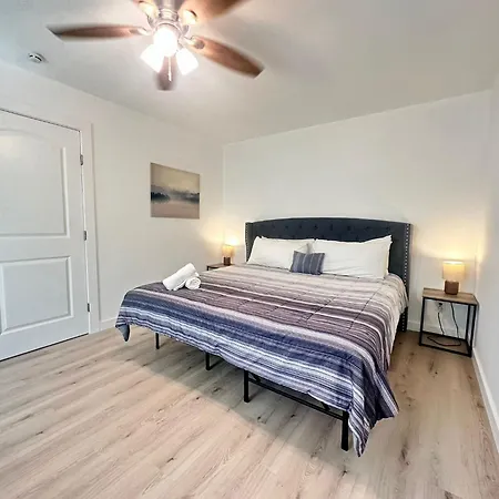 1Br And 1 Ba In The Prime Location Of Montrose, Houston'S Best Spots